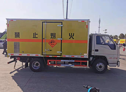 汉川爆破器材运输车工人安全操作规范与智能技术保障